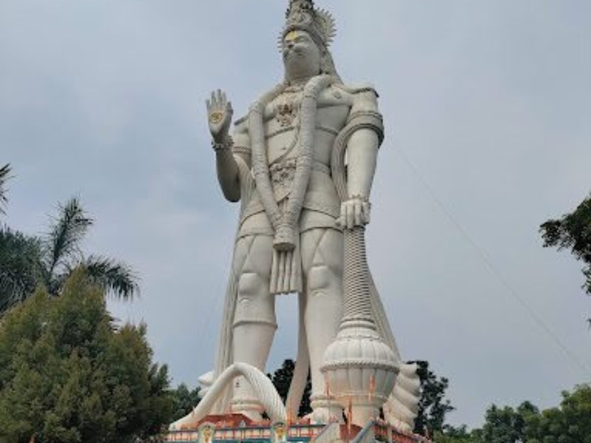 Paritala Hanuman Temple - Timings, Statue Height, Distance | Vihara  Darshani - Temples, Beaches, Timings, Accommodation