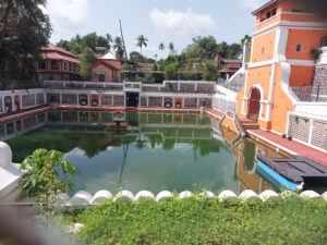 Mangeshi Temple timings